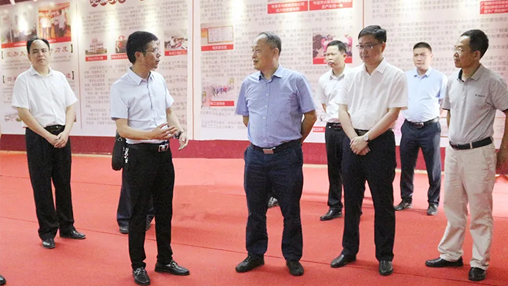 自治區(qū)商務廳副廳長梁藝光一行蒞臨百裕參觀調研