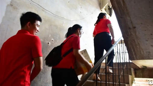 迎“七一”，送溫暖 | 百裕教育黨支部走訪慰問困難老黨員